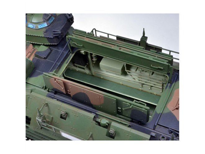 陸自で運用予定の水陸両用車「AAV7A1」 を1/35サイズで精密モデル化