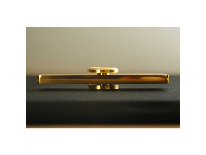 400万円で発売、純金24Kを使ったハンドスピナー「Spin GOD」 - 価格.com