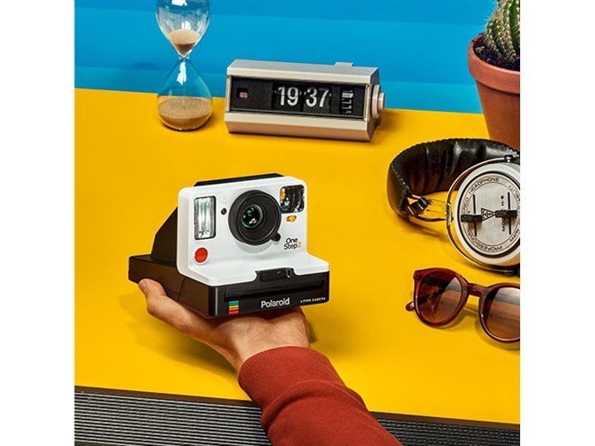インスタントカメラ「Polaroid OneStep 2」、18,000円で先行販売が開始 