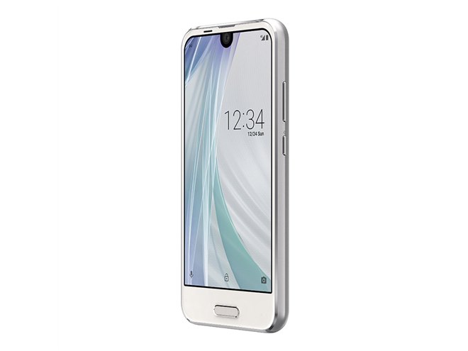 au、丸みを帯びたIGZO液晶を採用した4.9型スマホ「AQUOS R