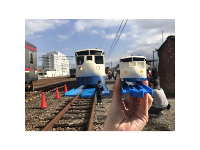 b*s様 JR四国　予讃線　鉄道部品　プラ製行先板４枚　プラサボ　電車　気動車 JR四国「鉄道ホビートレイン」が「プラレール号」に! 予土線で3