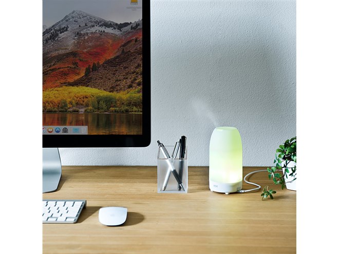 サンワ、7色のLEDが点灯するコンパクトサイズの超音波加湿器 サンワ、7色のLEDが点灯するコンパクトサイズの超音波加湿器