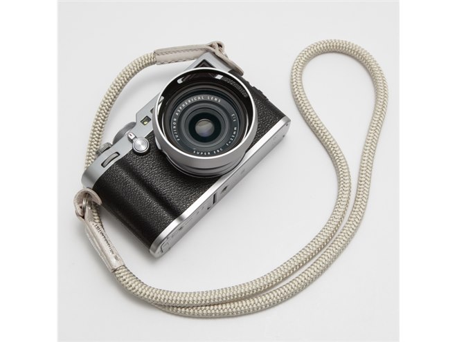Map Camera×ARTISAN&ARTIST」シルクコードストラップに白銀 Map Camera×ARTISAN&ARTIST」シルクコードストラップに白銀