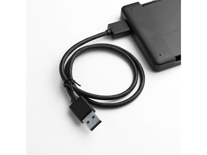 IDE→SCSI 外付けドライブケース Colorful、980円で2.5インチSSD/HDDに対応した外付けドライブケース