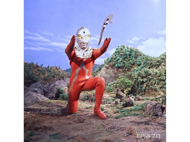 ウルトラセブン」アイスラッガーの“1/1サイズ”レプリカ、50,000