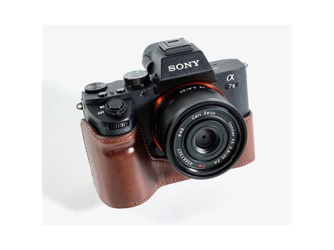 ソニー「α7 II」シリーズ専用、6色展開のイタリアンレザー製カメラ