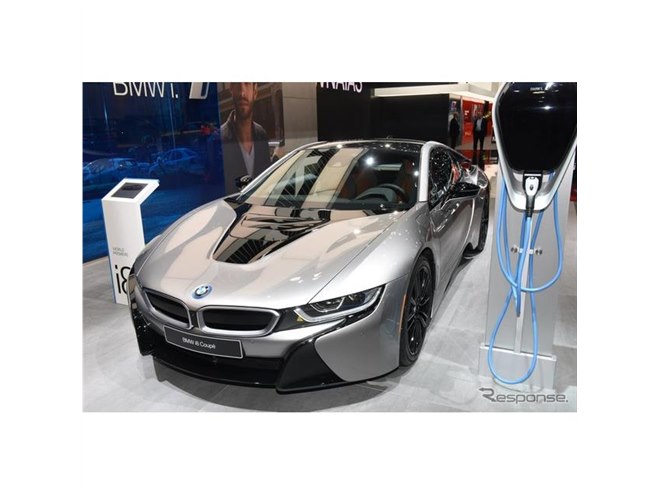 BMW i8クーペ 改良新型、最新コネクト採用…デトロイトモーターショー