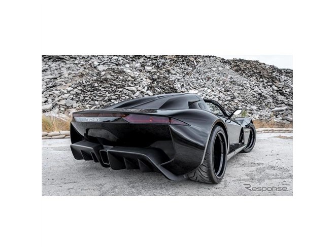 ブラックウォルナット1ピースボディ　軽量 750kgの軽量ボディに700hpターボのスーパーカー、「ビースト」で