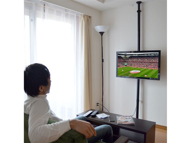 つっぱりテレビスタンド つっぱり棒を使って壁がけ風にできるテレビスタンド「つっぱりTV