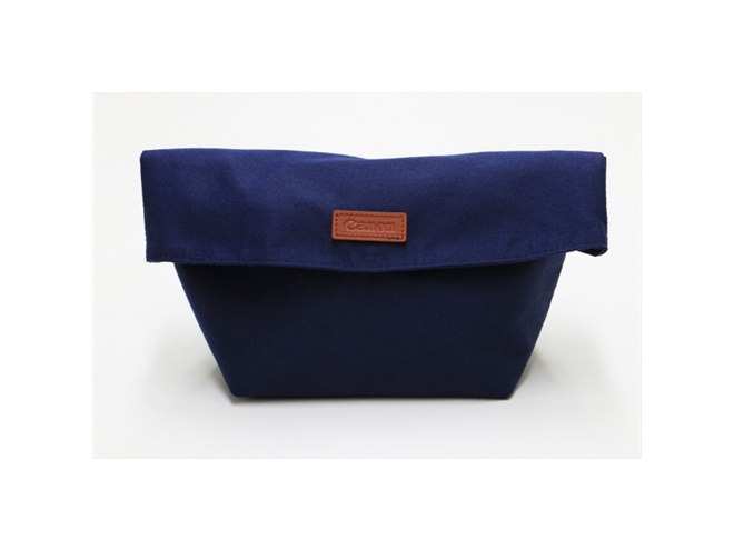 EOS Kiss M」購入キャンペーン発表、ナノ・ユニバースのリュックなど