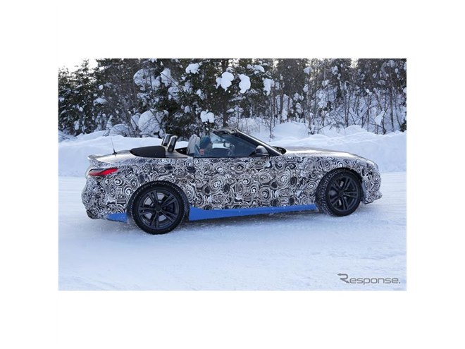BMW Z4 新型、385psの最強「M40i」をスクープ…兄弟車スープラとテスト