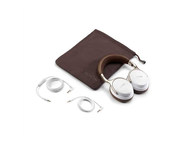 DENON AH-D5200 使用時間短い　天然木　ハイレゾ可能 Amazon.co.jp: デノン Denon AH-D5200 ヘッドホン オーバーヘッド 密閉