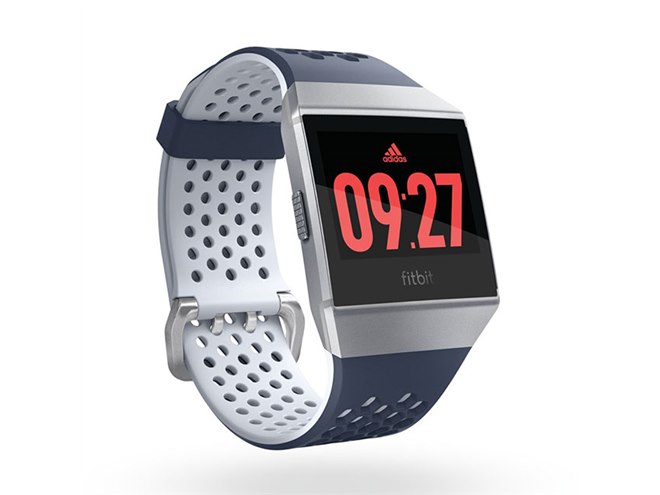 トレーニング用品 Fitbit ionic adidas eddition フィットビット、アディダスとコラボした「Fitbit Ionic