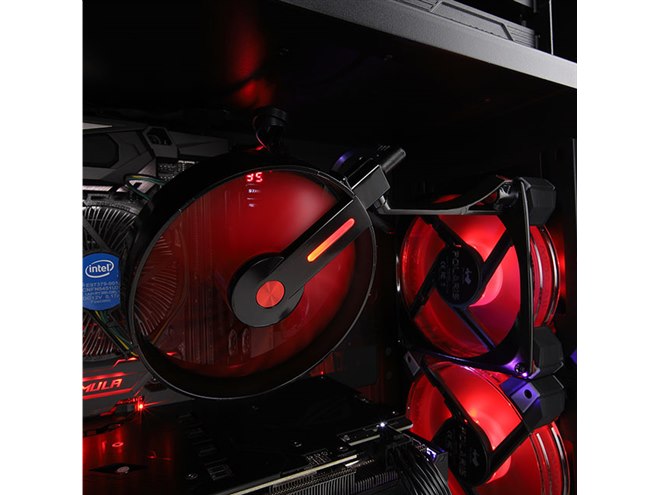 IN WIN、回転ヒンジで位置や角度を調整可能な多機能型ケースファン