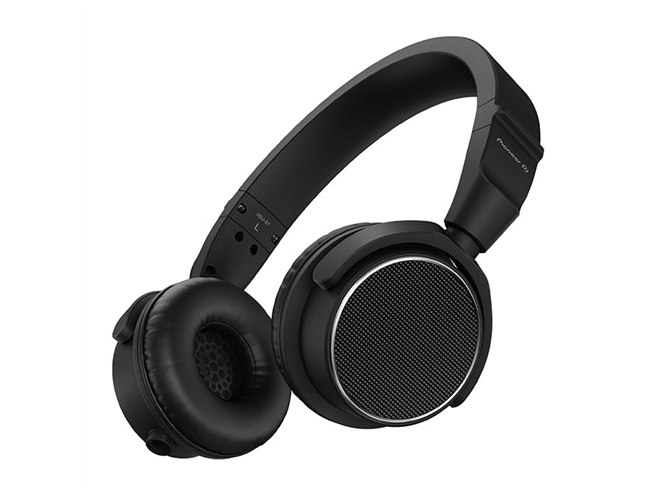 パイオニア、オンイヤー型初のHDドライバーを搭載したDJヘッドホン