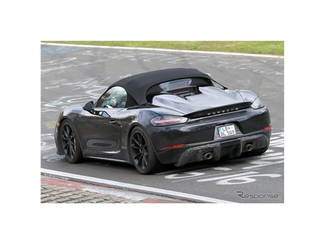 911GT3 のエンジンを搭載…ポルシェ最強の718「スパイダー」が高速