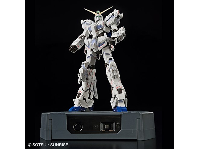 発光する「実物大ユニコーンガンダム」を1/144で再現