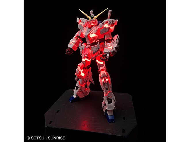 発光する「実物大ユニコーンガンダム」を1/144で再現