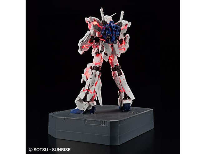 発光する「実物大ユニコーンガンダム」を1/144で再現