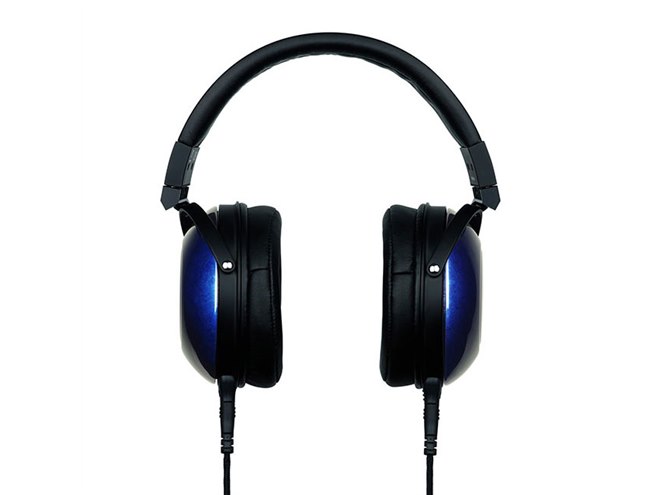 フォステクス、ブルーの漆塗りを採用したハイエンドヘッドホン5周年