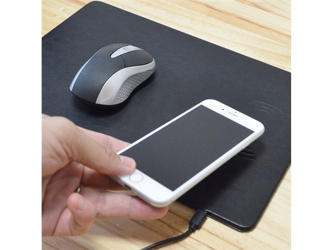 サンコー、スマホをワイヤレス充電できる「スマート充電マウス