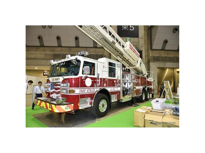 アメリカの消防車を在日米海軍、空軍が出展…東京国際消防防災展2018