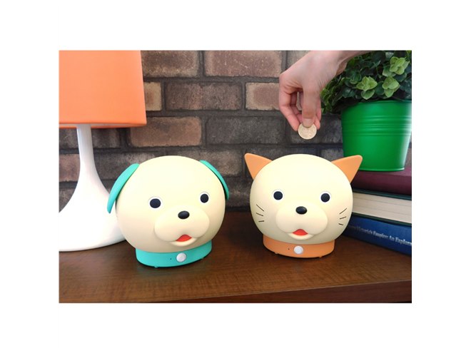 貯金額や天気・ニュースを教えてくれるスマート貯金箱「バンクワン