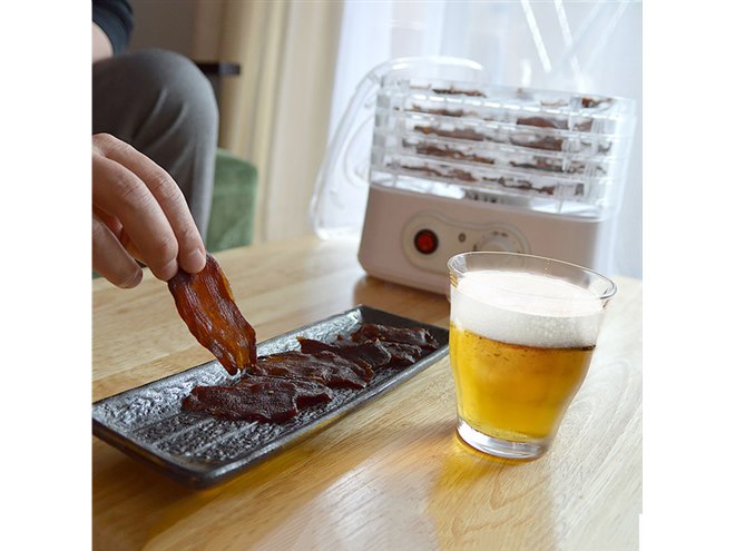 サンコー、温風で食材を乾燥させるドライフードメーカーを3,980円で