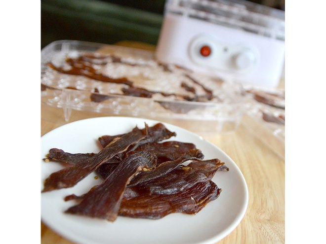 サンコー、温風で食材を乾燥させるドライフードメーカーを3,980円で