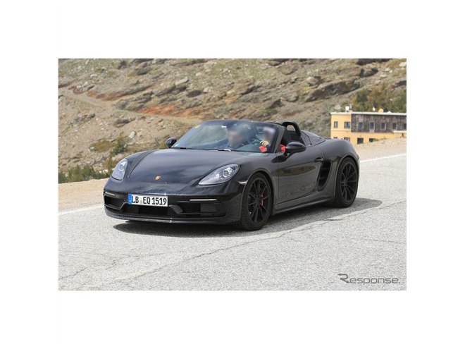 ついにルーフが開いた！ポルシェ 718ボクスター「スパイダー」の完全な