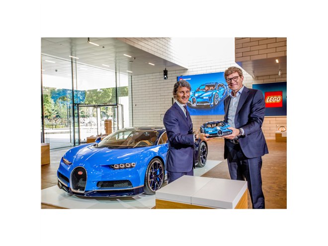 レゴ テクニックより、合計3599ピースの1/8スケール「ブガッティ