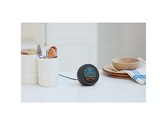 Amazon、2.5型の円形スクリーン付きスマートスピーカー「Echo Spot」 - 価格.com