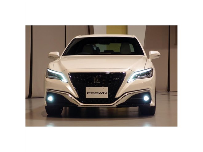 15代目となる新型「トヨタ・クラウン」がデビュー - 価格.com