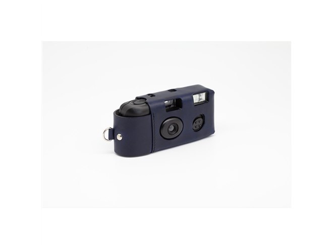 写ルンです」専用ケースが7,560円で発売、イタリア製本革を使用 - 価格.com