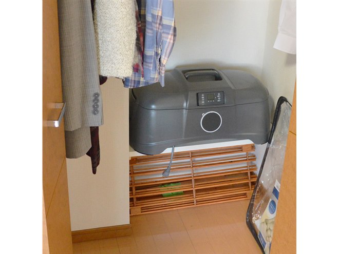サンコー、折りたたみ乾燥機「お一人様ドライワードローブ
