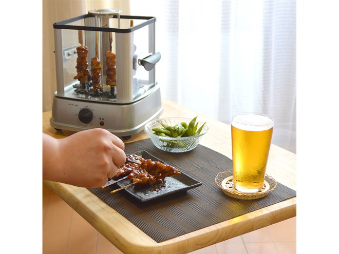 サンコー、立てた串がクルクルと回る「無煙 自家製焼き鳥 サンコー、立てた串がクルクルと回る「無煙 自家製焼き鳥