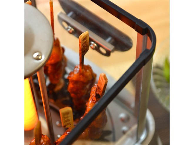 サンコー、立てた串がクルクルと回る「無煙 自家製焼き鳥メーカー