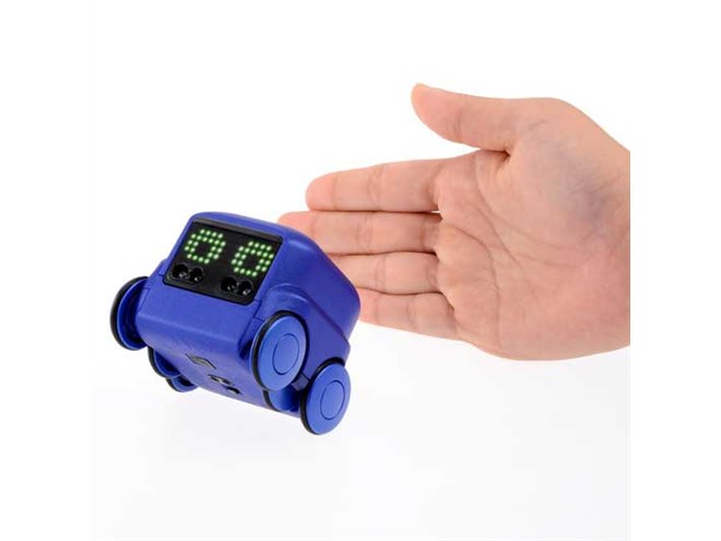 【新品未開封】【送料無料】Hello! QB ロボット 6輪走行のハイテク小型ロボ「ハロー！QB」が誕生！『装甲騎兵