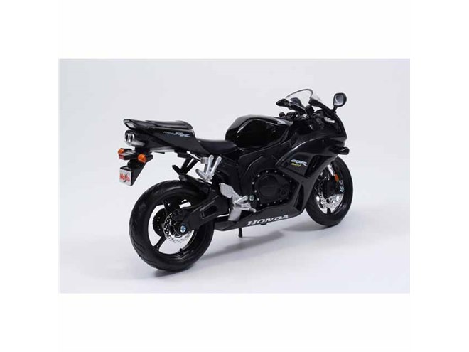 1/12スケールの塗装済みバイク「新型ハーレー」「CBR1000RR」「YZF-R1