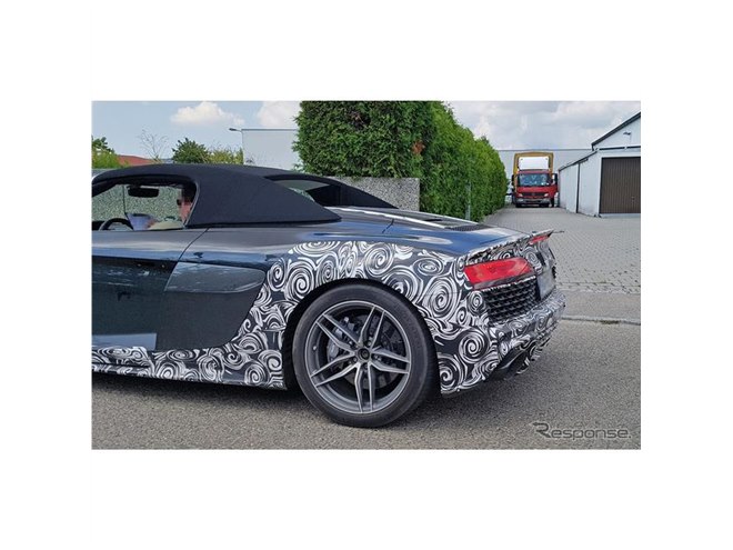 (最終限定値下げ 小汚れ要確認！)1/18アウディ R8 開閉ドア 最終限定値下げ 小汚れ要確認！)1/18アウディ R8 開閉ドア