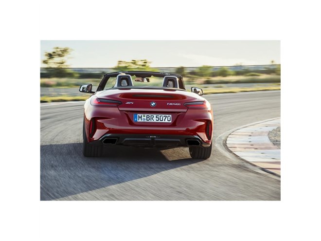 BMW - BMW Z4など3台 アドバンス A thorough explanation of the BMW Z4 M40i by Azusa Ito