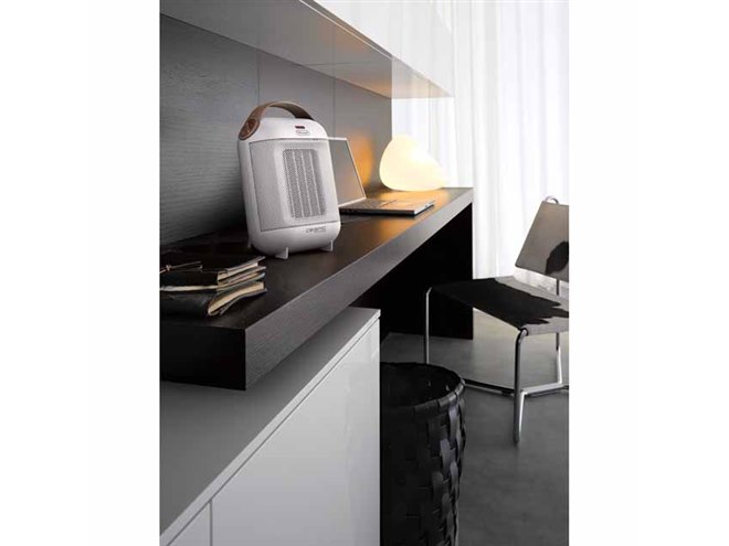 【デロンギ カプスーラ セラミックファンヒーター アイボリーホワイト】 Amazon | De'Longhi (デロンギ) ファンヒーター カプスーラ