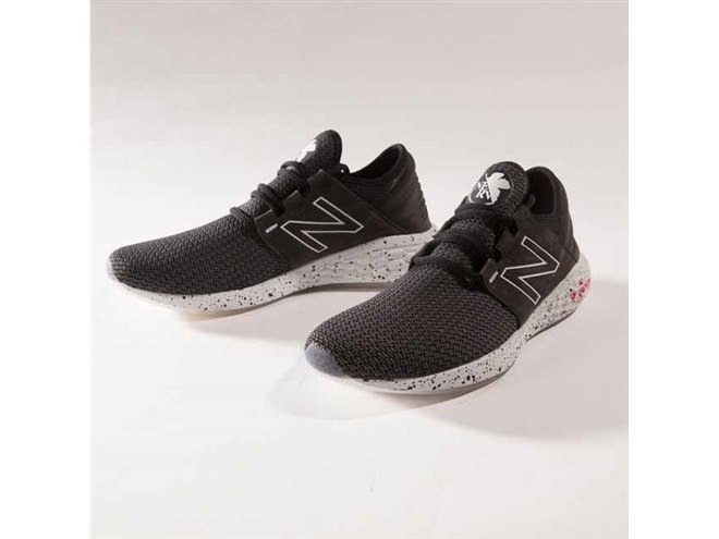 ニューバランス、「エヴァンゲリオン」をイメージした「FRESH FOAM