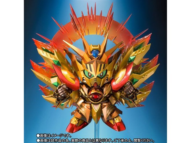 全身黄金色の「SDX 太陽騎士ゴッドガンダム 明鏡止水ゴールド