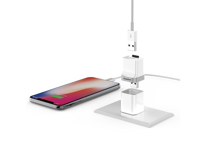 PhotoFast、iOS専用で充電と同時にバックアップをするmicroSDカード