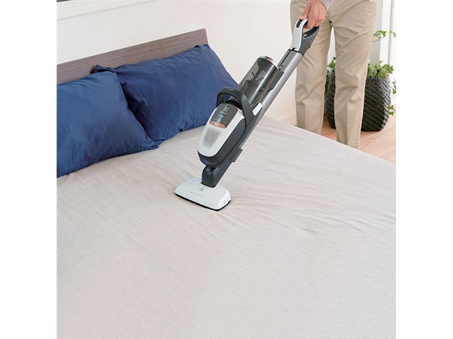 Electrolux Pure F9 スティッククリーナー 本体 重心を上下に移動できる！ エレクトロラックス「Pure F9」の掃除