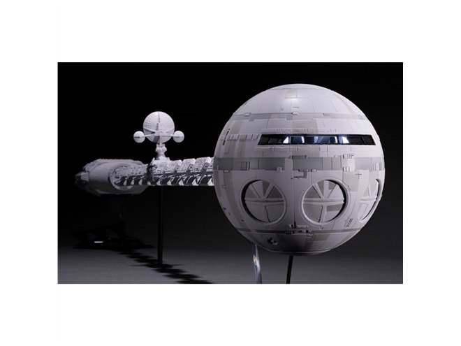 海洋堂、「2001年宇宙の旅」に登場するディスカバリー号の 海洋堂、「2001年宇宙の旅」に登場するディスカバリー号の