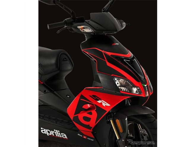 アプリリア、スポーツスクーター『SR50R』を発売。2サイクル50ccで環境対応 - 価格.com