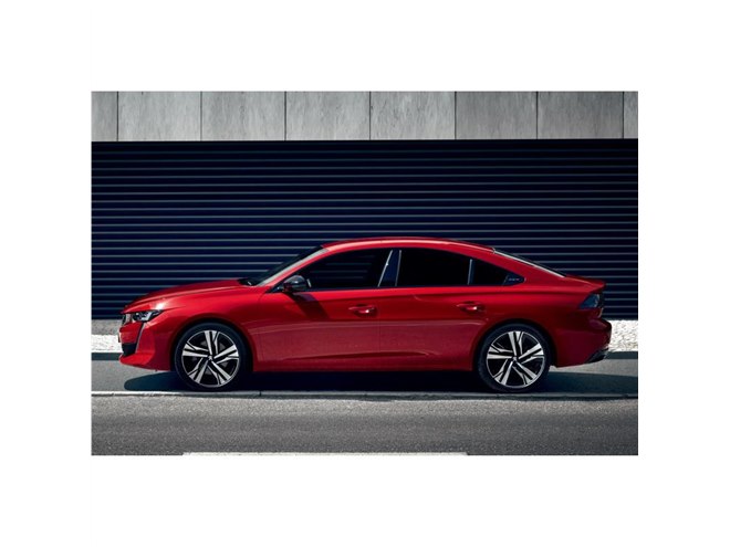 新型「プジョー508」、まずは限定車が先行上陸 - 価格.com