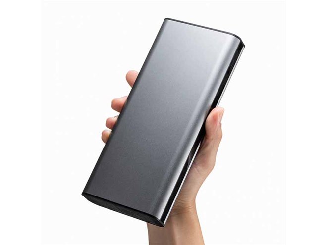 サンワ、AC出力にも対応した大容量22800mAhモバイルバッテリー